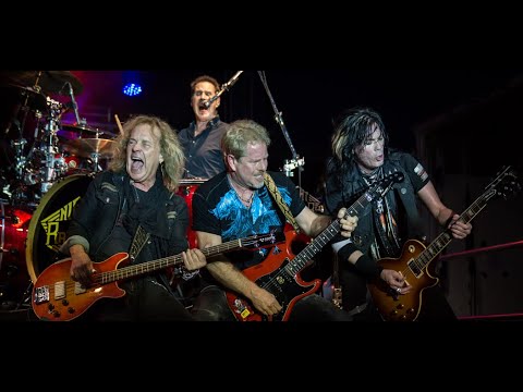 Night Ranger on stage